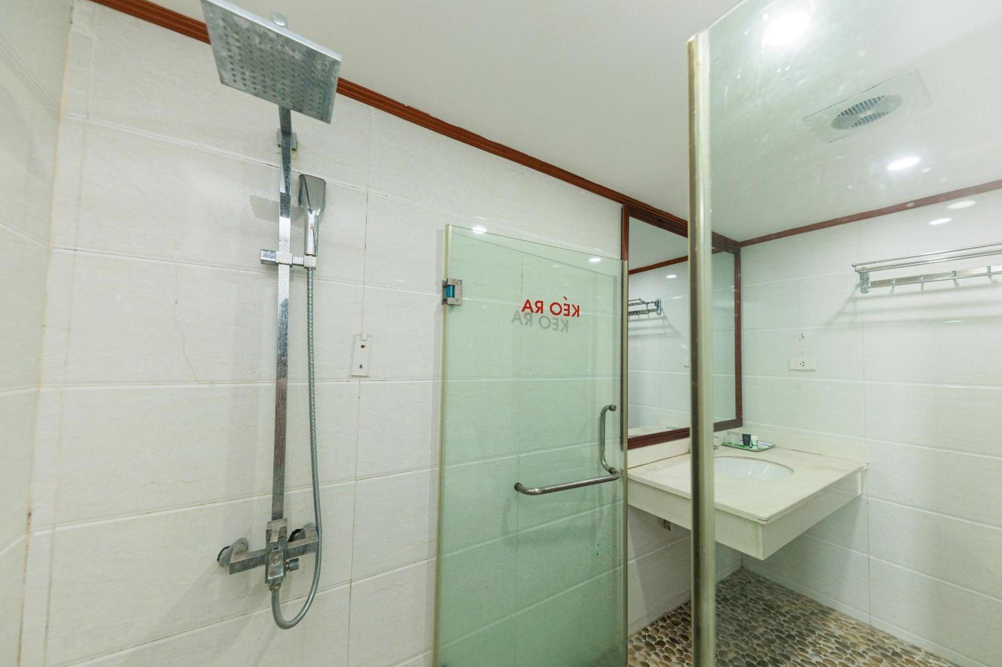 Oyo 472 Lenka Hotel Ханой Экстерьер фото