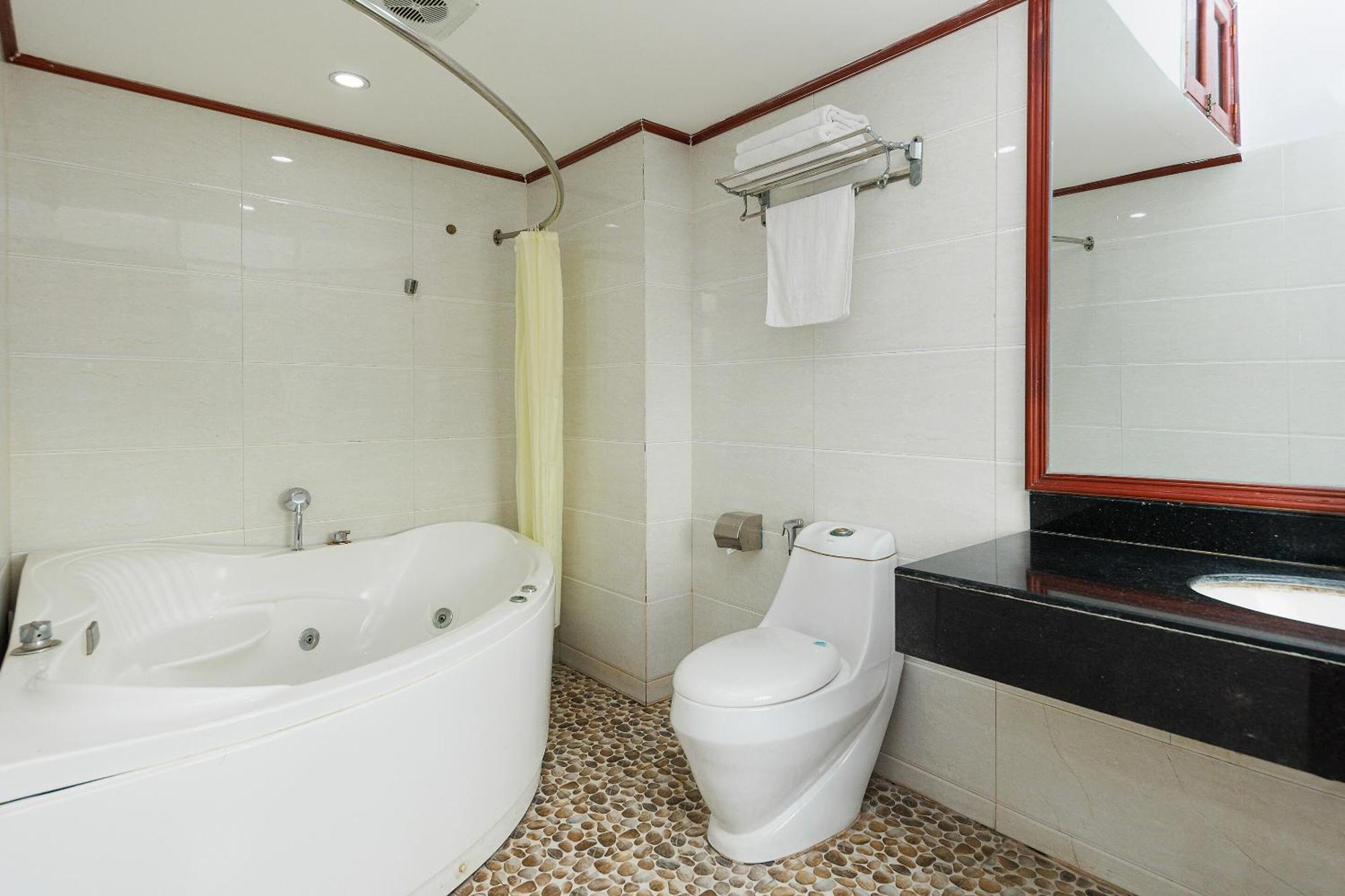 Oyo 472 Lenka Hotel Ханой Экстерьер фото